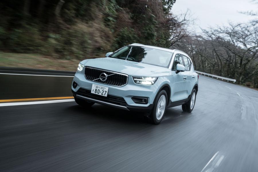  Volvo XC40 T4 Momentum 2018 года  (JP) (фото 4 из 13)